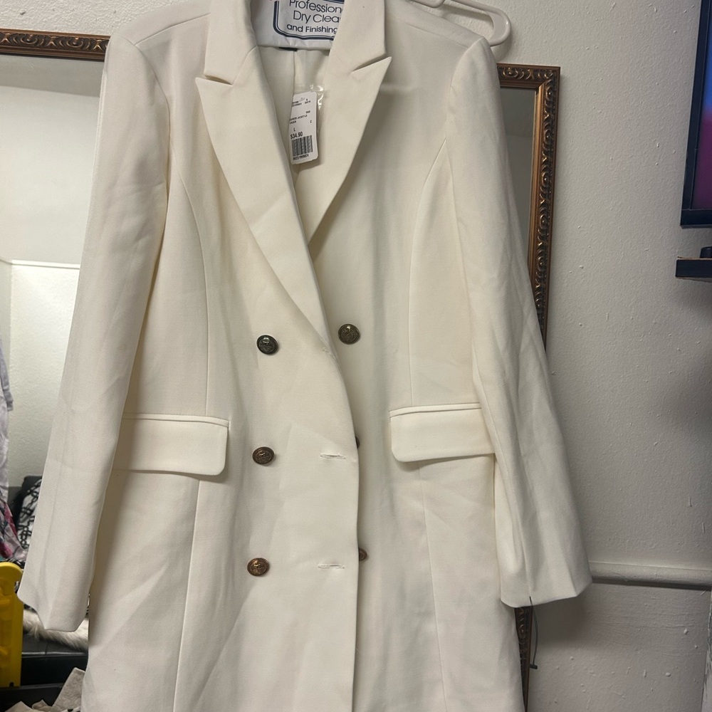 Elegant White Double-Breasted Women's Coat